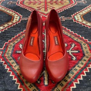 Tsubo red leather heels
